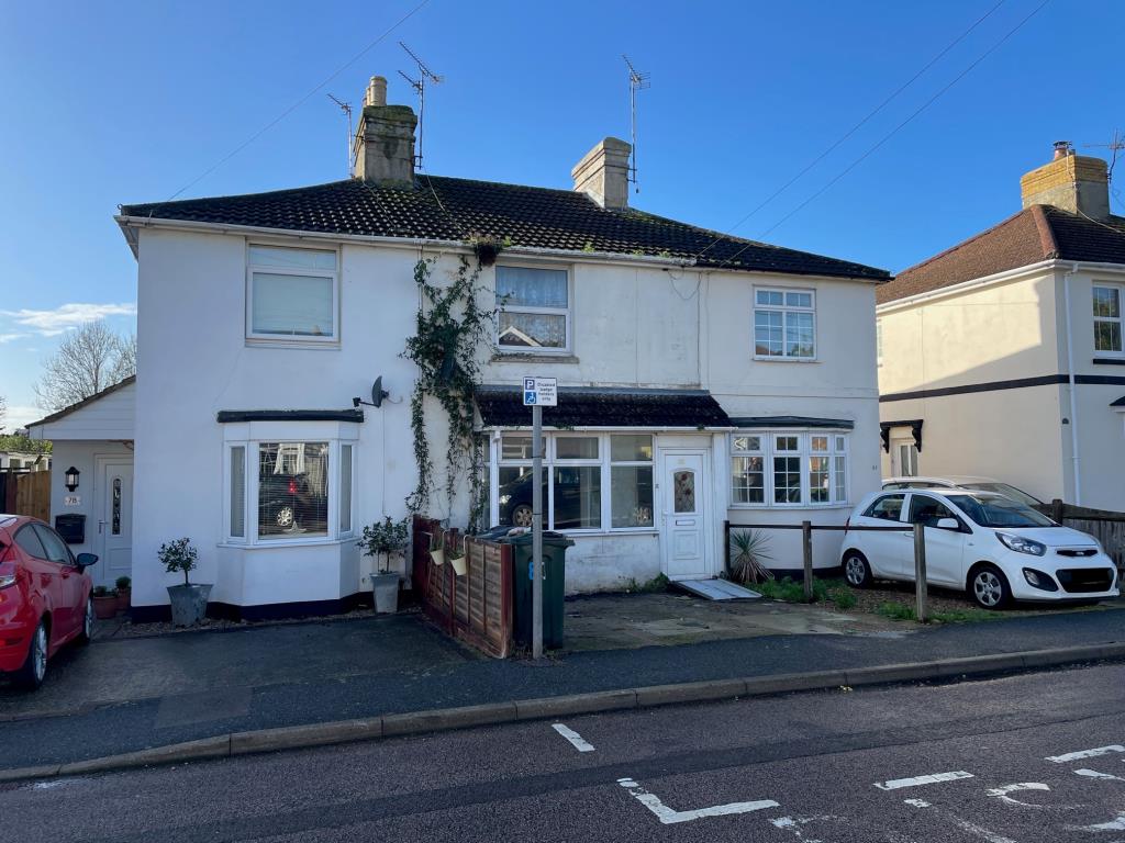 Lot: 105 - TERRACED HOUSE FOR IMPROVEMENT -